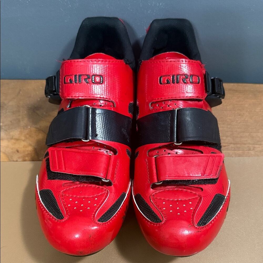 GIRO Apeckx II men’s size 9.5 athletic cycling shoe pre loved road use sporty